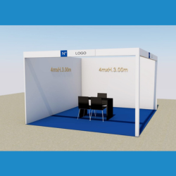 <strong> STAND 4x4 2 lati aperti </strong> <br> Comprende: moquette, 1 faretto luce, 1 cestino, 1 presa elettrica, 1 tavolo, 3 sedie, veletta con intestazione stand, 1kw di corrente elettrica